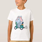 Elephant als fietser met scooter t-shirt (Voorkant)