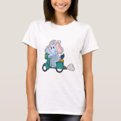 Elephant als fietser met scooter t-shirt (Voorkant)