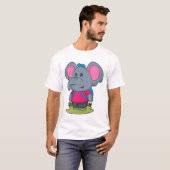 Elephant as Hiker with Backpack T-shirt (Voorkant volledig)
