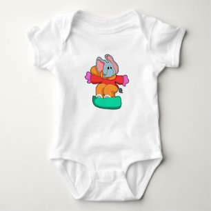 Elephant bij Snowboarding met Snowboard Romper