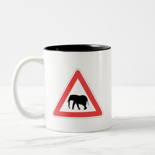 Elephant Crossing Sign Mug Tweekleurige Koffiemok (Links)