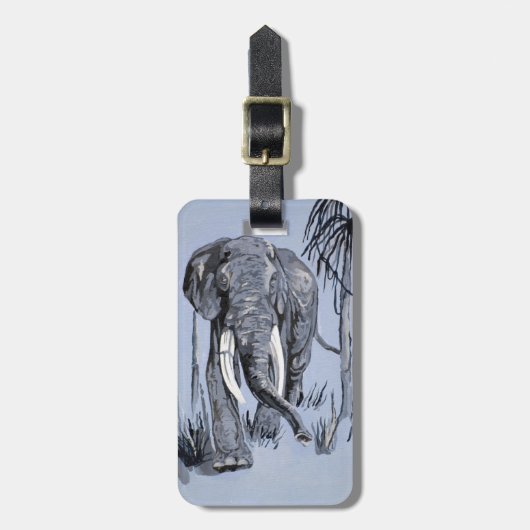 Elephant die door gegoten savanna rolt in blauw bagagelabel (Voorkant verticaal)