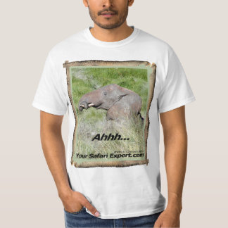Elephant die modderbad T-Shirt neemt