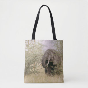 ELEPHANT DIE VAN EEN BOOM AFWEET TOTE BAG