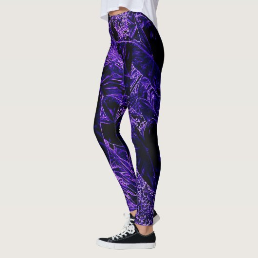 Elephant Ear Leaves in het diepste Paarse Leggings (Links)