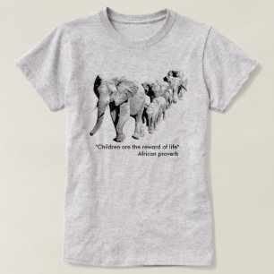 Elephant Family in Procession   Afrikaanse wilde d T-shirt
