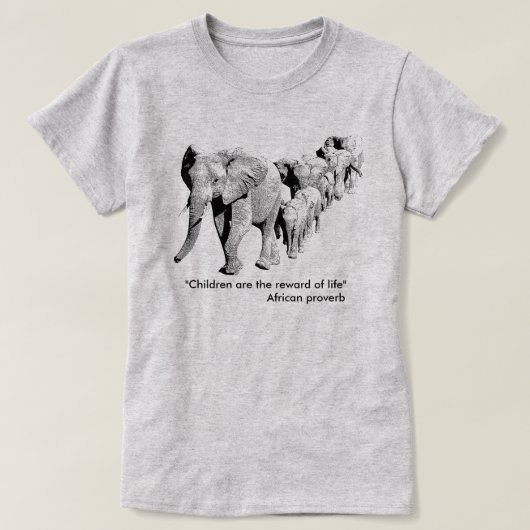 Elephant Family in Procession | Afrikaanse wilde d T-shirt (Design voorkant)