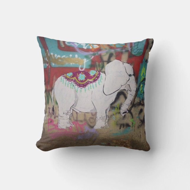 Elephant graffiti Pillow Kussen (Voorkant)