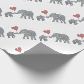 Elephant Hugs Grey Ma en Baby met Red Heart Cadeaupapier (Hoek)