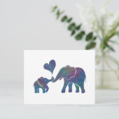 Elephant Hugs Rainbow mama en Baby met hart Briefkaart (Staand voorkant)