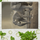 Elephant Hunter over Safari Theedoek (Gevouwen)