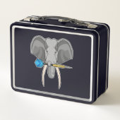 Elephant in Darts met Dart (Achterkant)