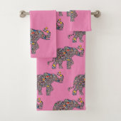 Elephant in een Psychedelic Cheetah Pattern Bad Handdoek (Insitu)