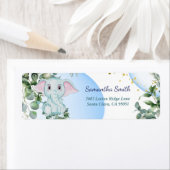 Elephant met eucalyptus met blauwe belletje etiket (Insitu)