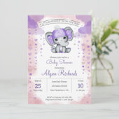 Elephant met paarse hatBaby Shower Invitation Kaart (Staand voorkant)