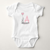 Elephant met roze hartballonmonogram romper (Voorkant)