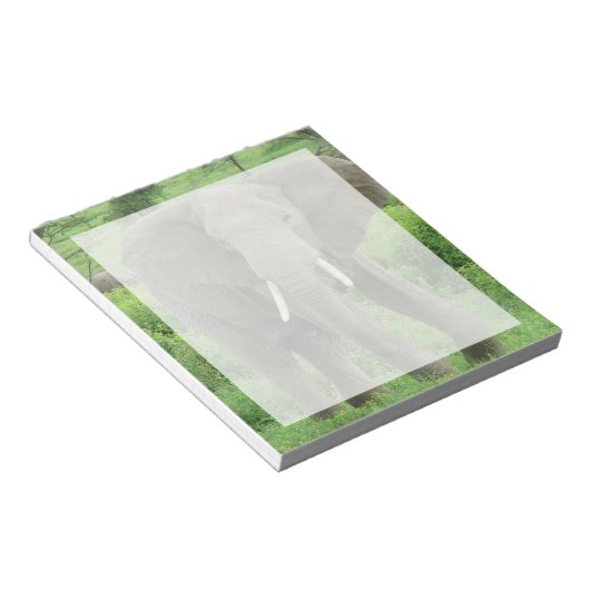 Elephant Near Ndutu Notitieblok (Schuin)