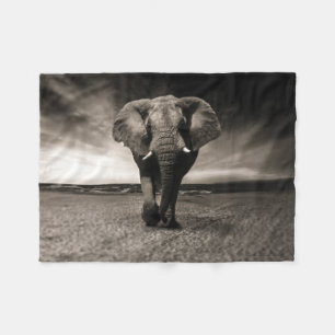 Elephant op Run Fleece Deken