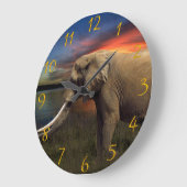 Elephant out in de dierenlekken van savannah grote klok (Hoek)