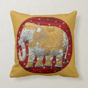 Elephant Red en Gold in India Kussen
