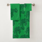 Elephant Shamrocks for St Patricks Day Bad Handdoek (Insitu)