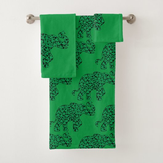 Elephant Shamrocks for St Patricks Day Bad Handdoek (Insitu)