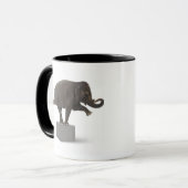 Elephant-uitvoerende truc op doos mok (Voorkant links)