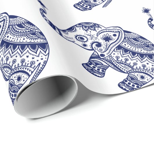 Elephant van klaveren in wit en marineblauw cadeaupapier (Rol Hoek)