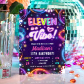 Eleven is een Vibe 11 Retro Neon Glow Girl Verjaar Kaart