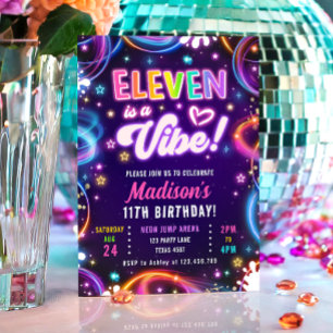 Eleven is een Vibe 11 Retro Neon Glow Girl Verjaar Kaart