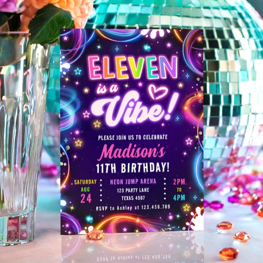 Eleven is een Vibe 11 Retro Neon Glow Girl Verjaar Kaart