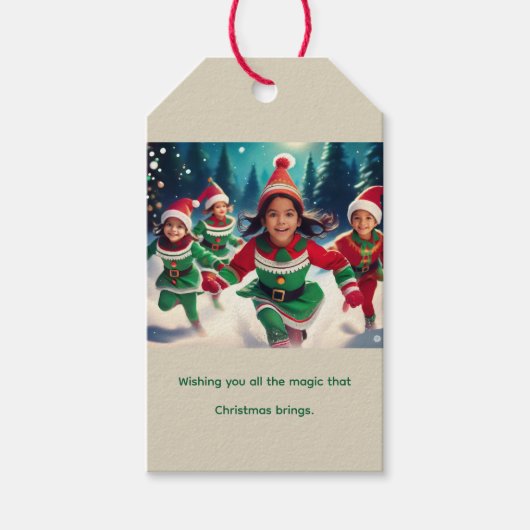 Elf Kinderen Rennen in de Sneeuw Aangepaste Tekst Cadeaulabel (Voorkant)