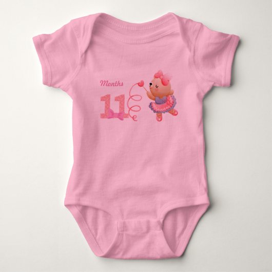 Elf maanden baby rompertje (Voorkant)