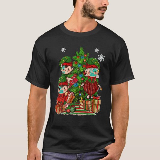 Elf met breien Xmas Tree Lights Kerstfamilie T-shirt (Voorkant)