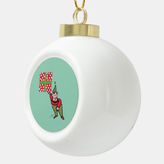 Elf met cadeau met polka stippen groene keramische keramische bal ornament (Rechts)