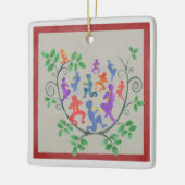 Elf pipers met kerstversiering keramisch ornament (Links)