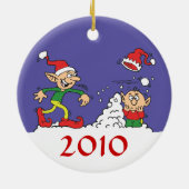 Elf Snowball Fight Ornament (Achterkant)
