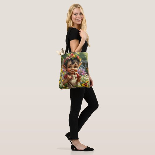 elfaardbei tote bag (Op model)