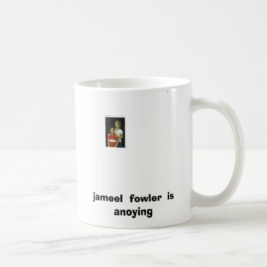 elijah 001 , jameel fowler doet alsof koffiemok (Rechts)