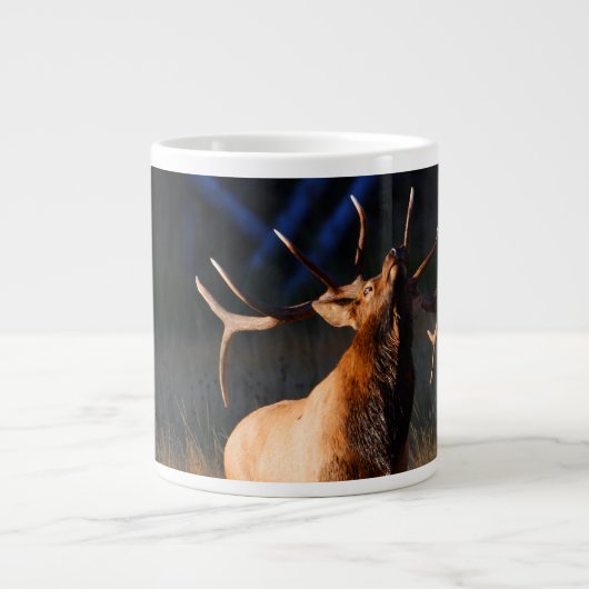 Elk Charging Grote Koffiekop (Voorkant)
