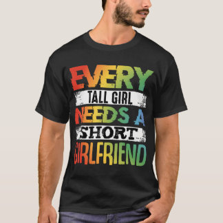 Elk groot meisje heeft een kort Vriendin lgbt vale T-shirt