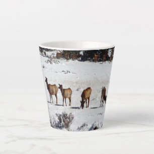 Elk in de mok van Snow latte
