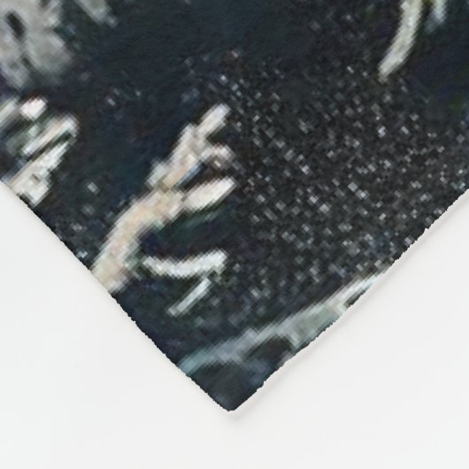 Elk in een mystiek bos onder een maanverlichte ber fleece deken (Hoek)