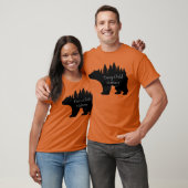 Elk kind past het Ontwerp van het Beer toe T-shirt (Unisex)