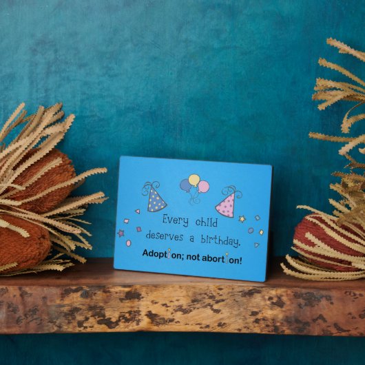 Elk kind verdient een verjaardag. Aanneming Fotoplaat (Zijkant)