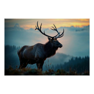 Elk op een bergrug bij zonsopgang perfect poster