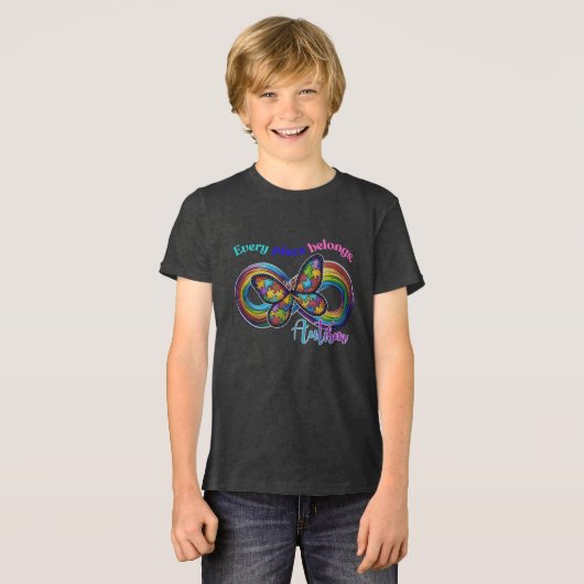 Elk stuk straalt – Autisme Vlinder T-shirt (Voorkant volledig)