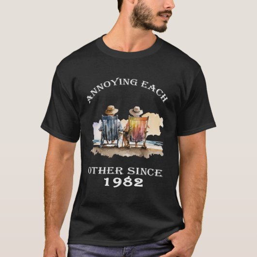 Elkaar irriteren sinds 1982 Grappige Pun T-shirt (Voorkant)