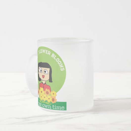 Elke bloem bloeit in haar eigen tijd matglas koffiemok (Voorkant links)