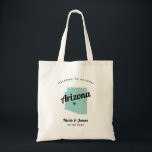 Elke Colour Arizona Wedding Welcome Bag, Tote Bag<br><div class="desc">Het weekend is een cadeautas voor gasten uit de stad voor je bruiloft, met afbeelding van Arizona. U kunt de kleuren voor om het even welk deel van dit ontwerp uitgeven, evenals het hart naar de plaats van uw bruiloft verplaatsen. Om kleuren te veranderen, personaliseert de klik en dan "uitgeeft...</div>